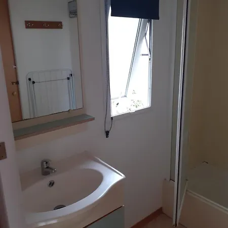 مكان تخييم Mobil Bord De Les Tamaris *